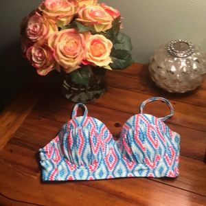Cute bikini top!